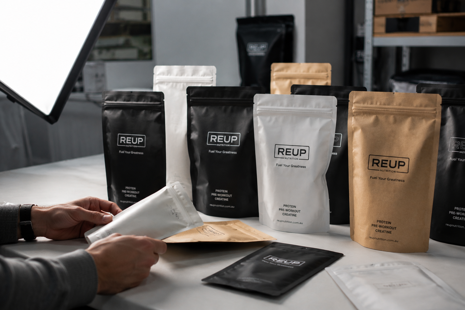 Producto fotografiado con variantes de packaging